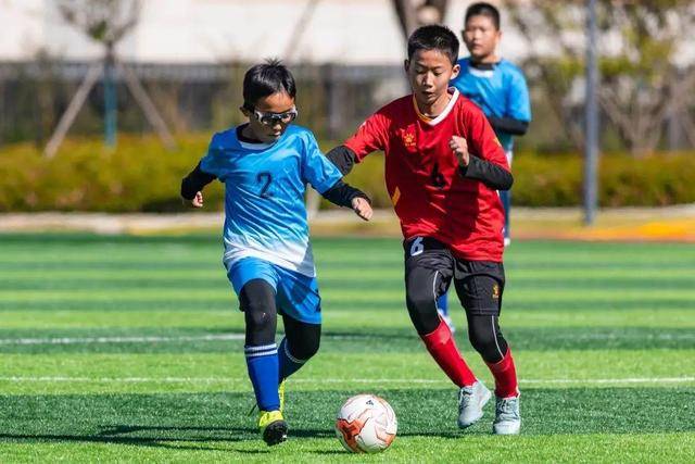 萨卡：大卫-路易斯对我影响最大